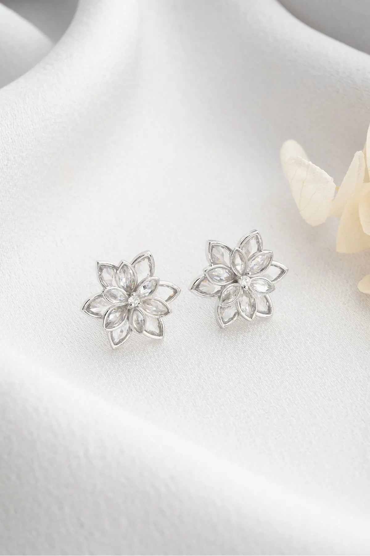 Lotus Ohrstecker – 925 Silber & Zirkonia