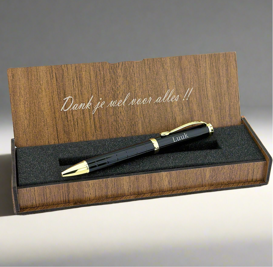 Personalisierter Stift – Schreibset mit gravierter Holzbox