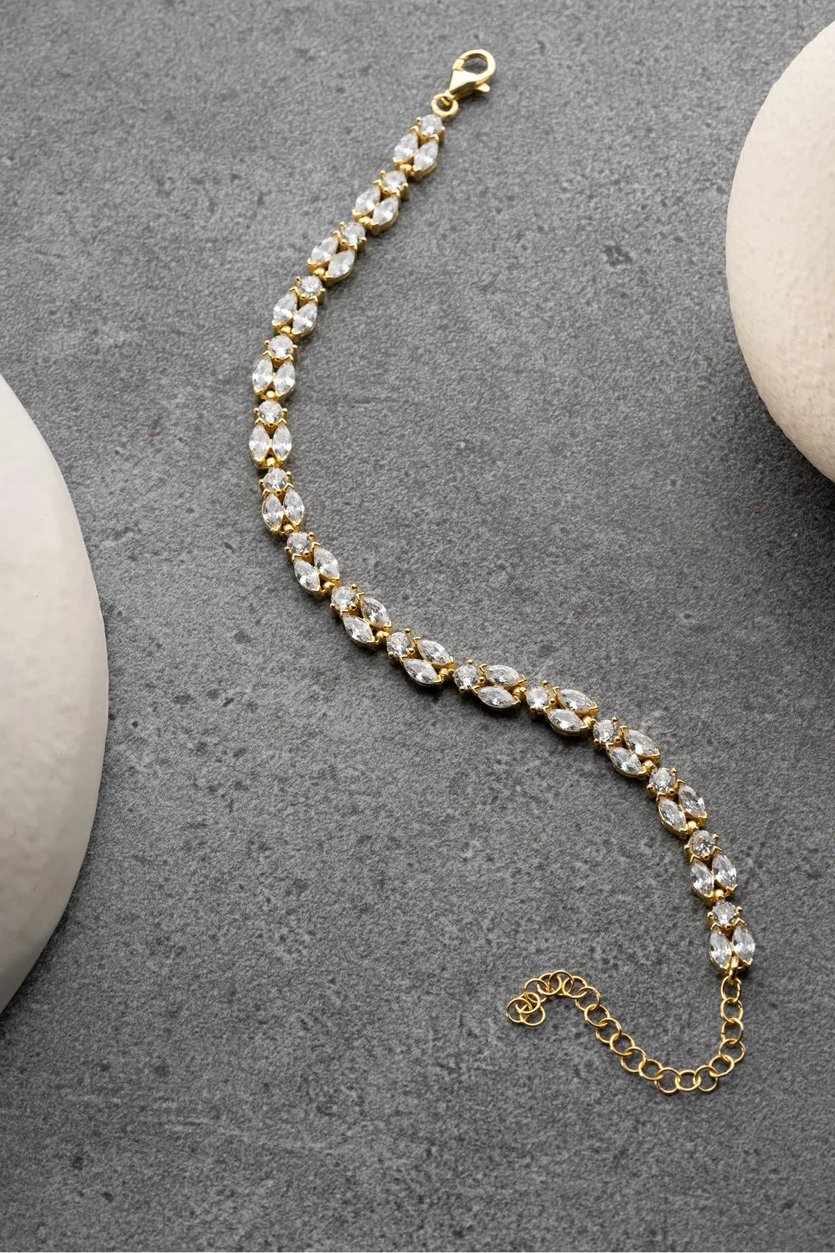Vergulde Armband met Ovale Steentjes