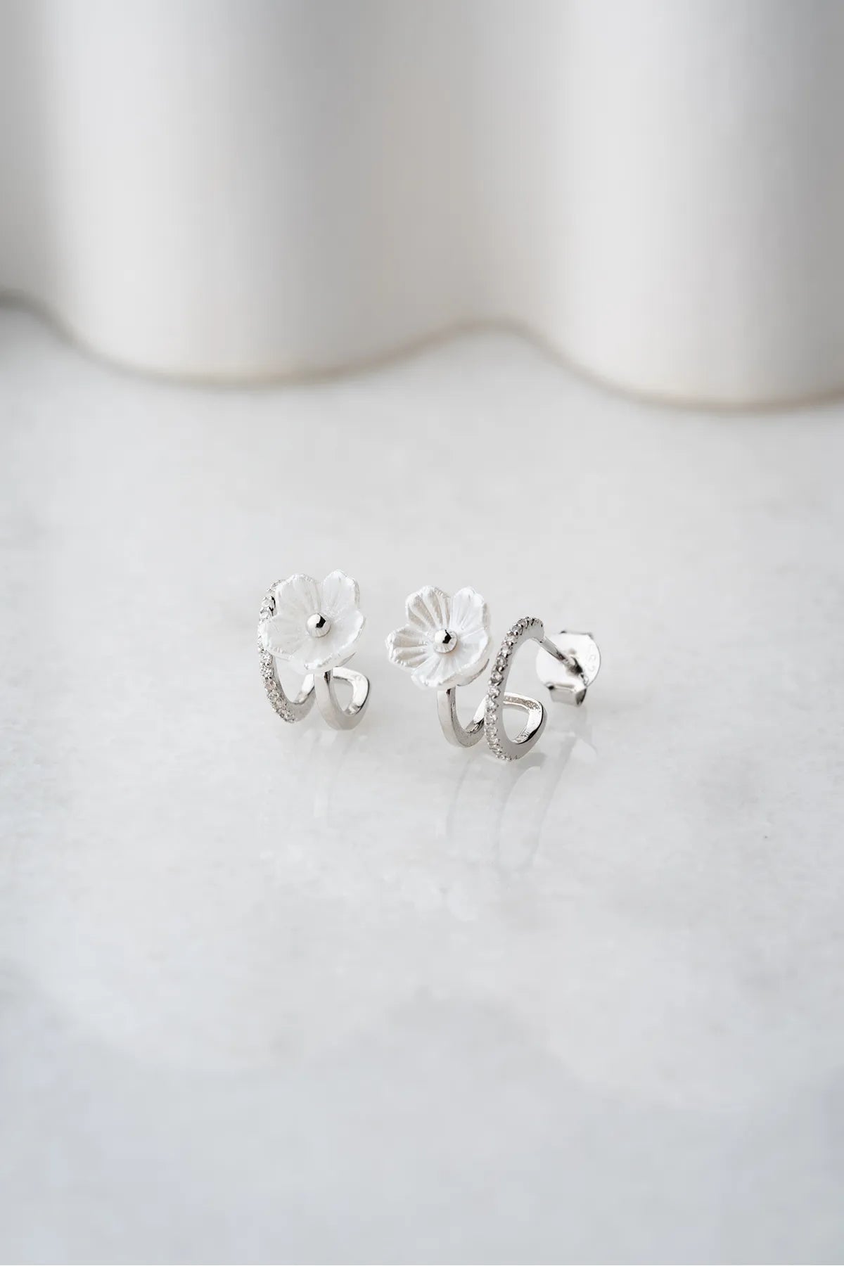 925 Sterling Zilveren Oorbellen met Parelmoer Bloem