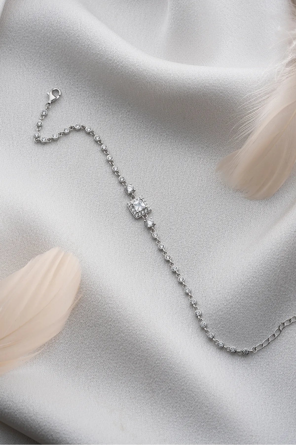 925 Sterling Zilveren Armband met Vierkante Steen en Pavé Design