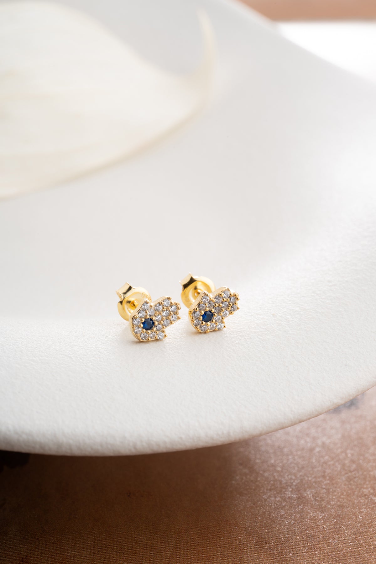 Hamsa Oorknopjes met Blauwe Steen – 925 Zilver