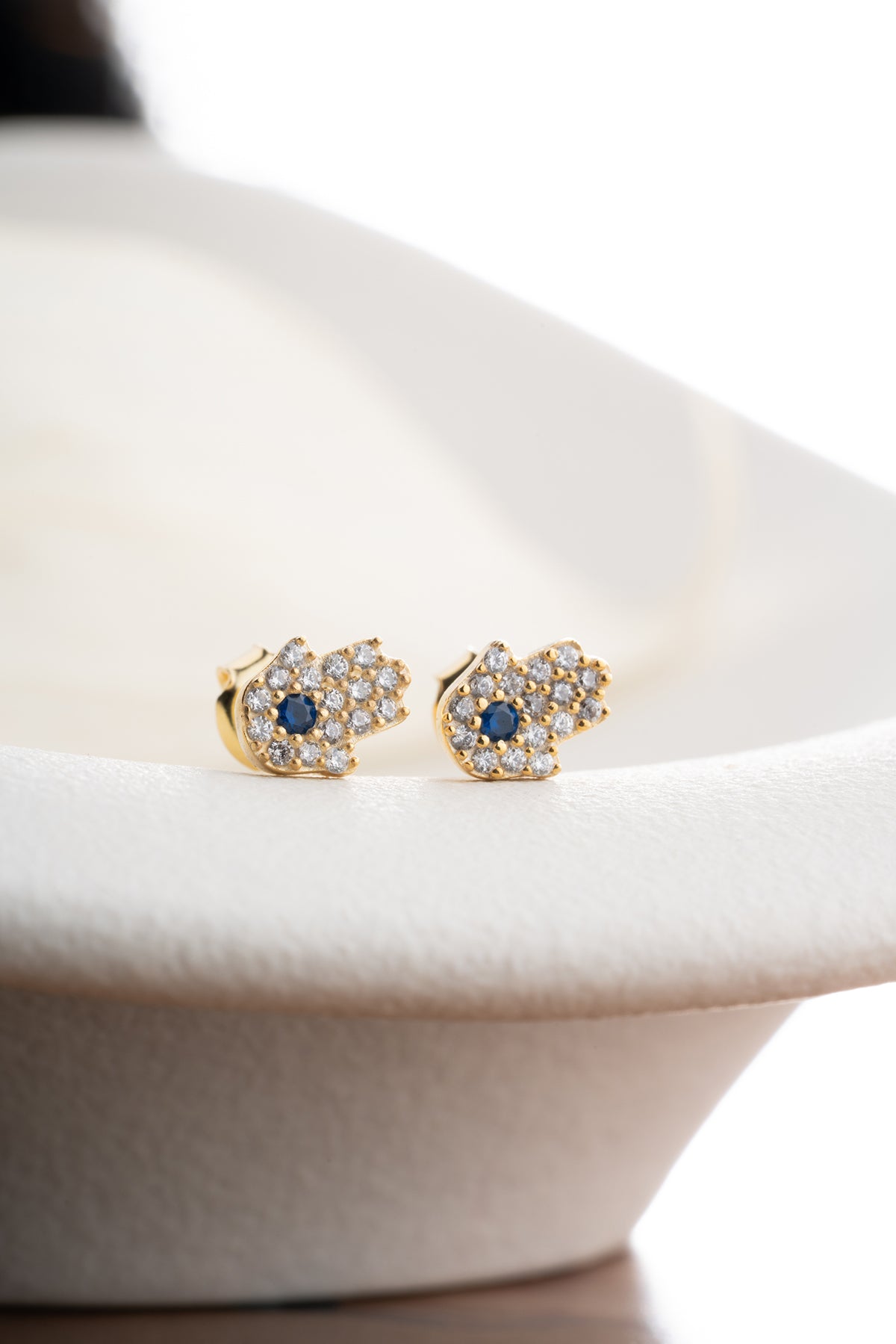 Hamsa Oorknopjes met Blauwe Steen – 925 Zilver