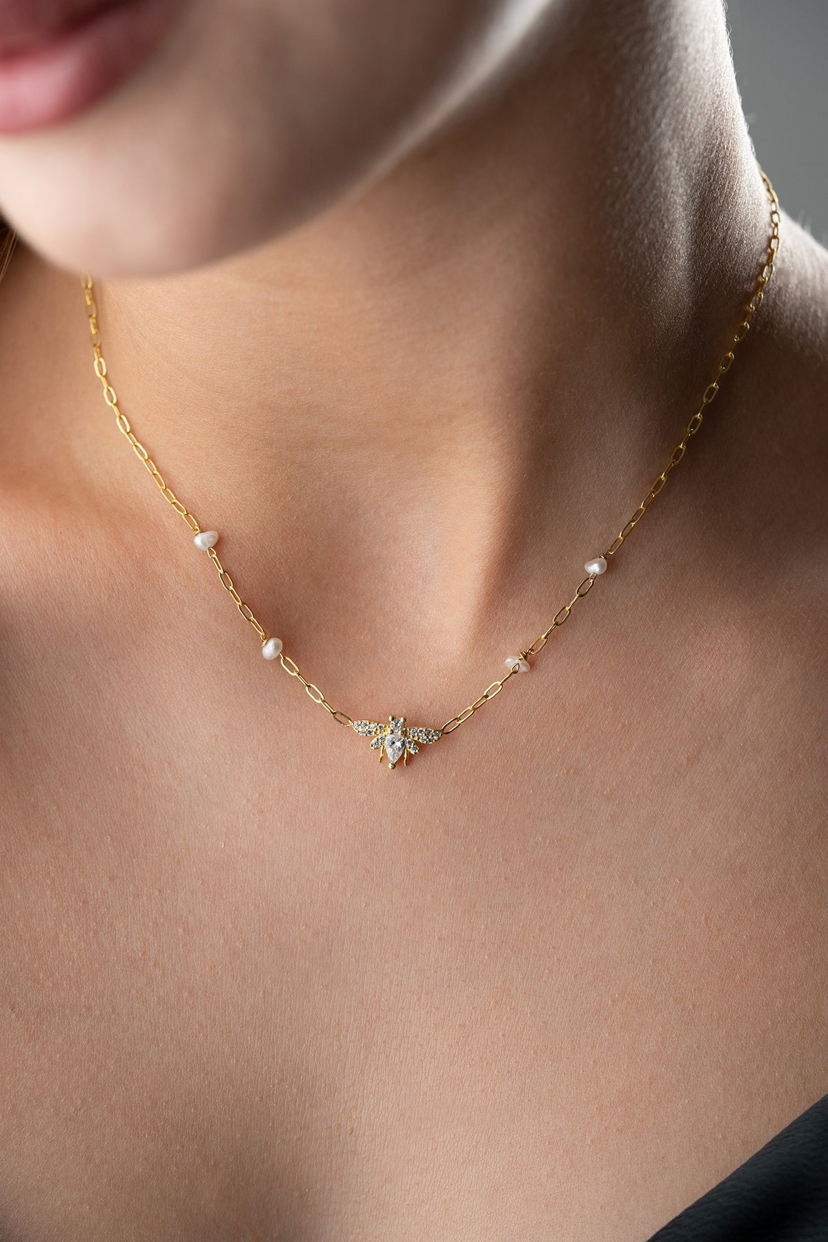 Pearl Bee Shine Zilveren Ketting met Parel & Bij