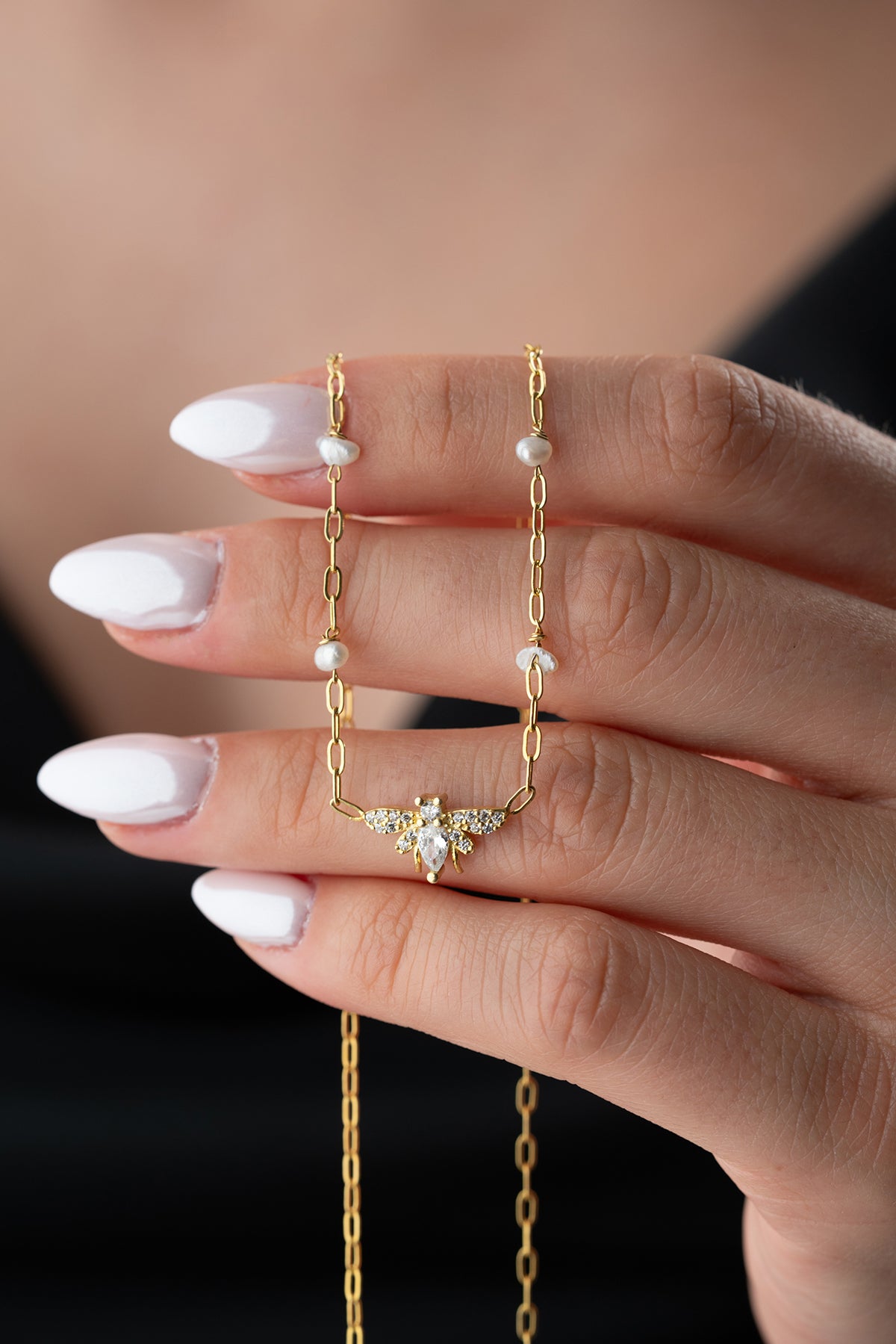 Pearl Bee Shine Zilveren Ketting met Parel & Bij