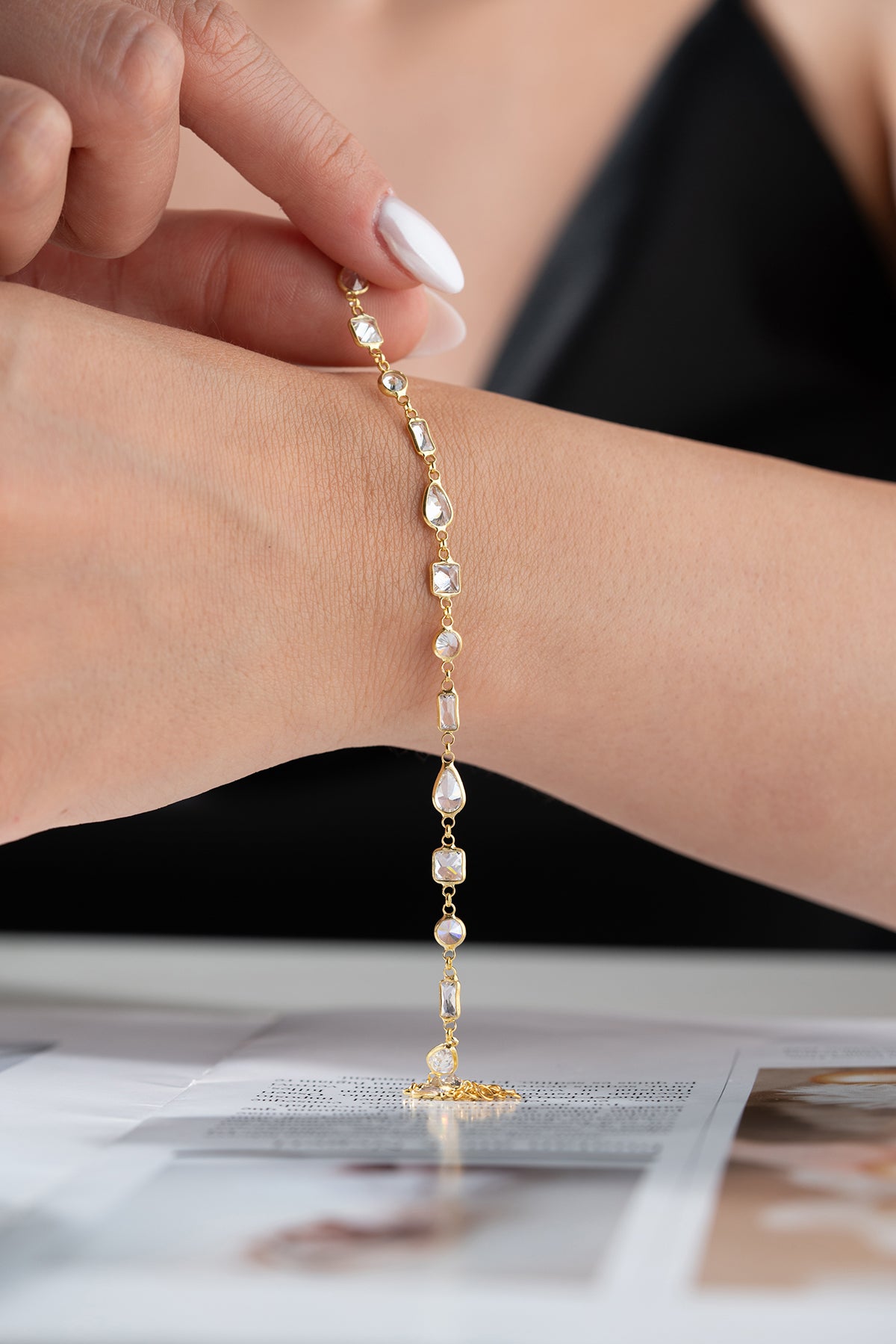 Vergulde Armband met Geometrische Stenen