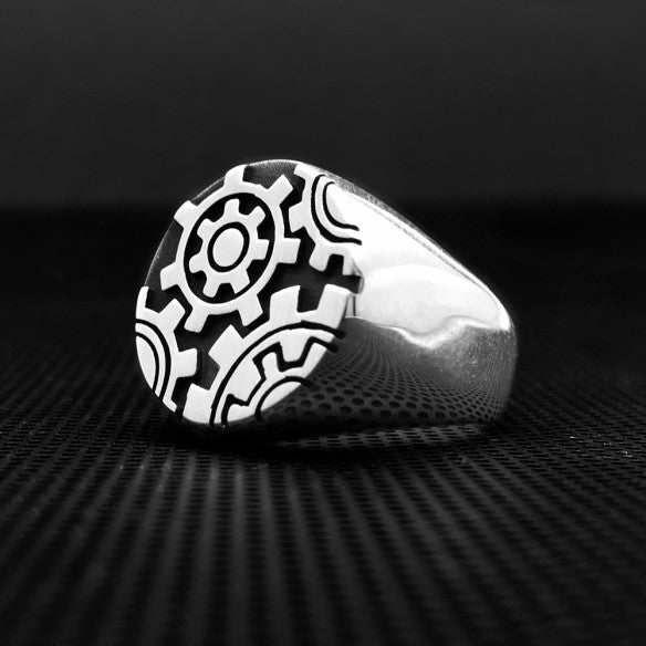 Heren Zilveren Ring met Wielontwerp