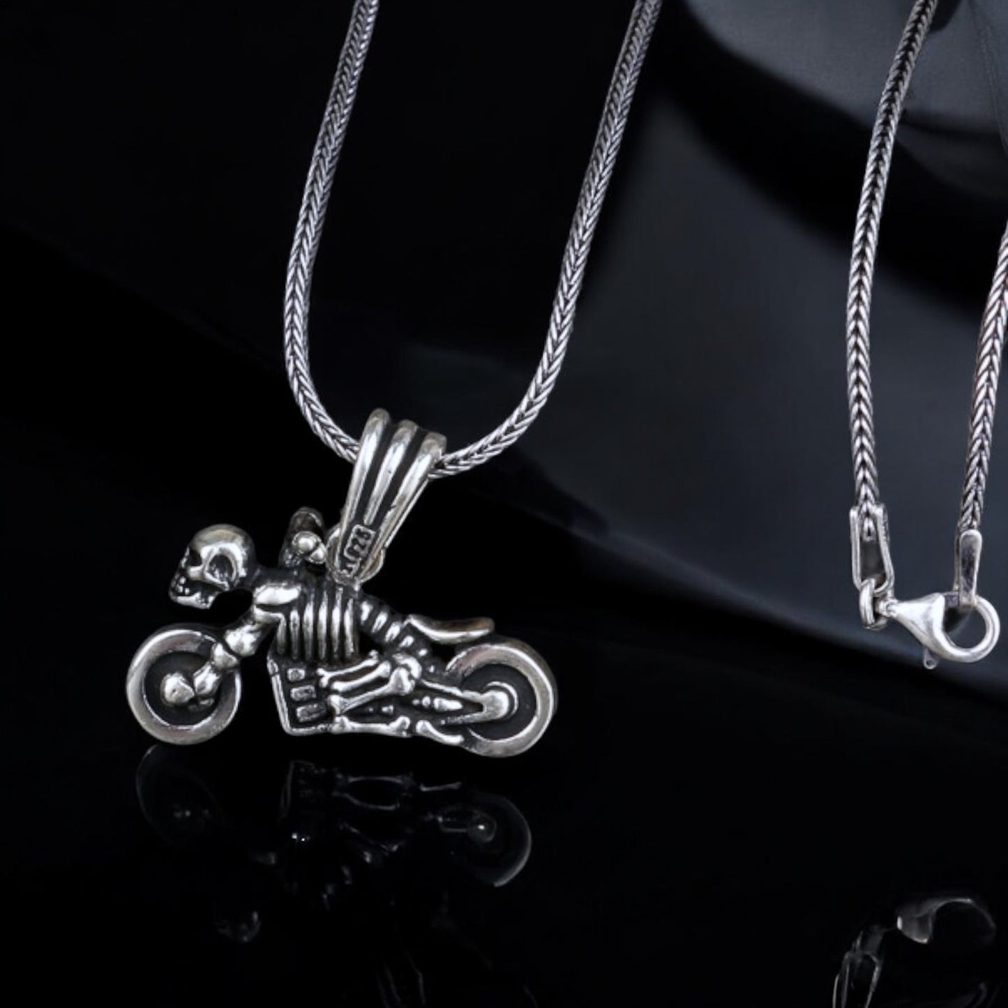SkeleRider Zilveren Ketting