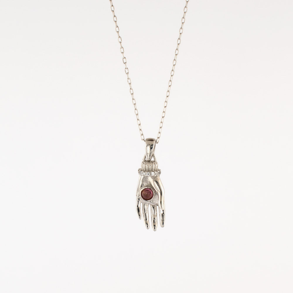 Collier en argent avec pendentif main