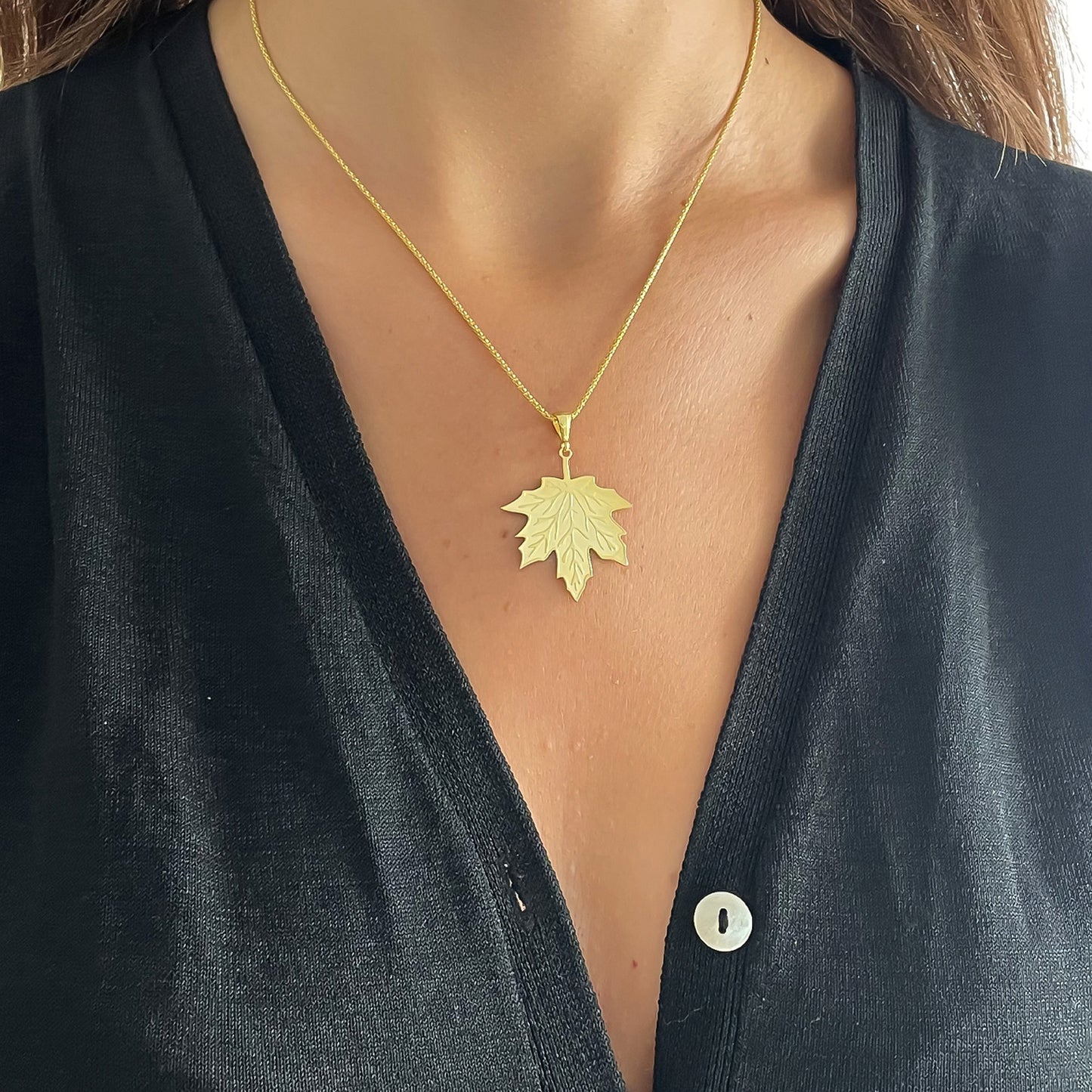 Collier en argent avec pendentif feuille