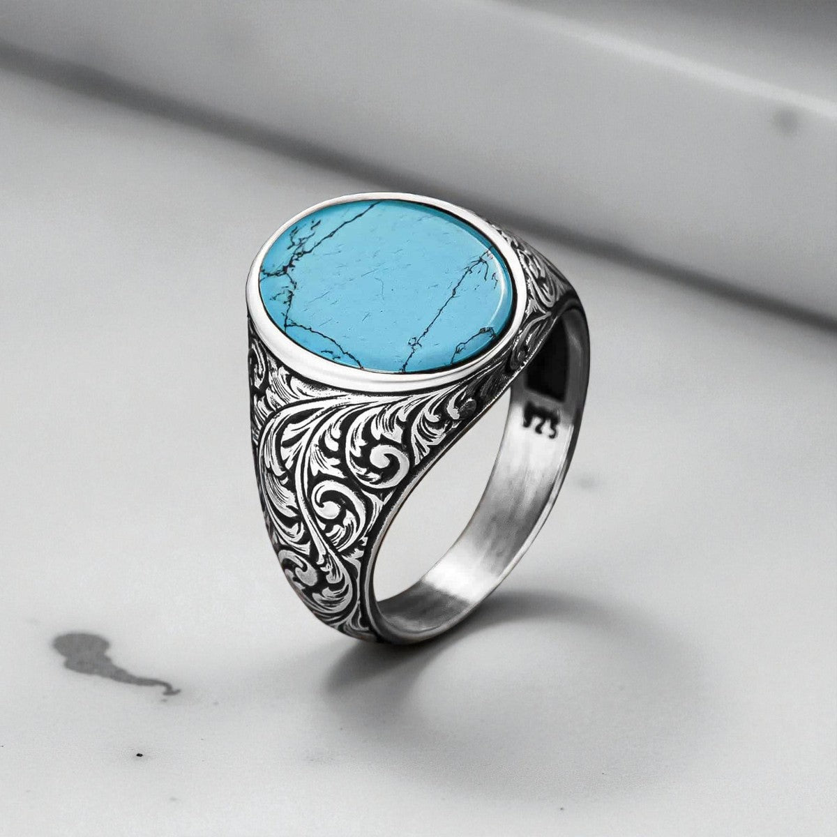 Zilveren Herenring met Ovale Turquoise Steen – Handgemaakt Design