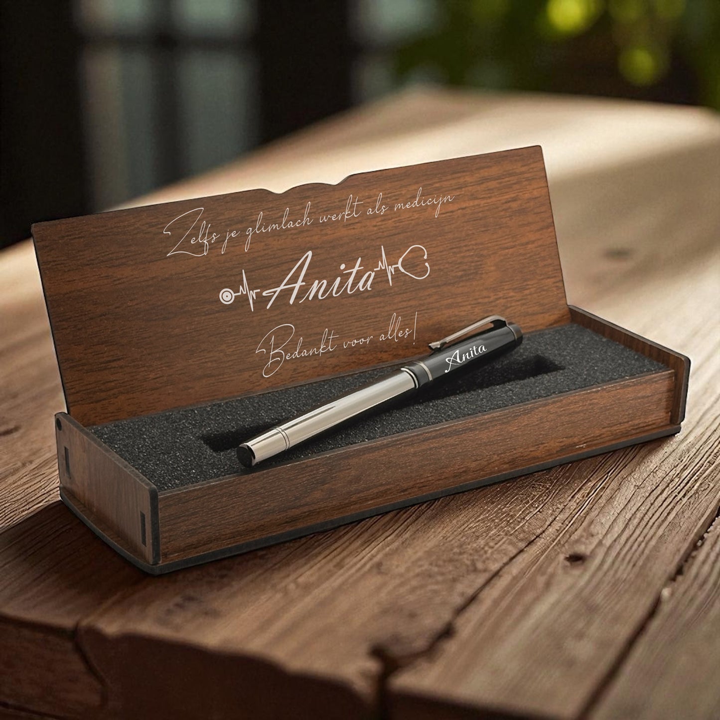 Persoonlijk Cadeau voor Verpleegkundige – Pen met Houten Doos