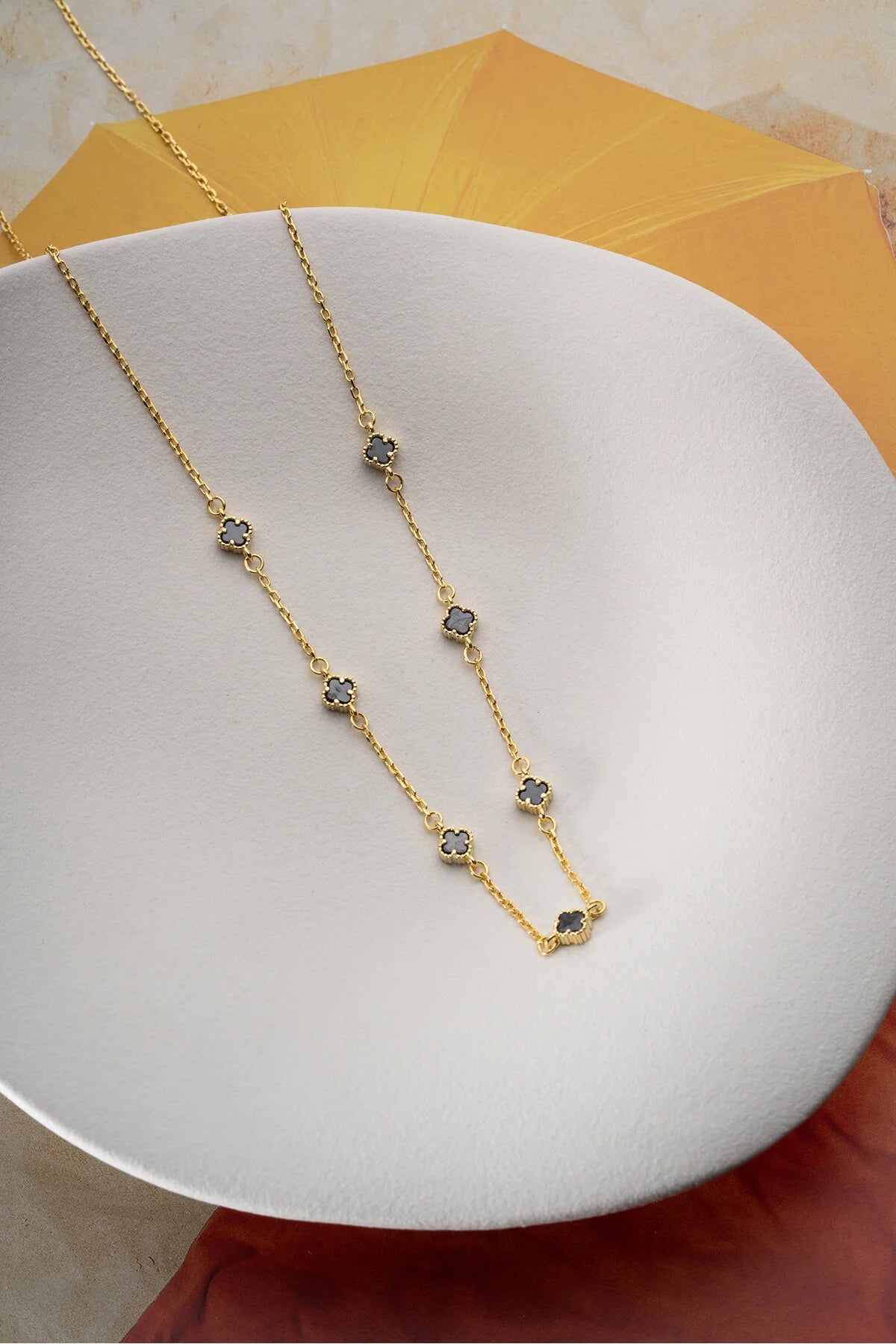 MidnightClover 925 – Vergulde Ketting met Zwarte Klavertjesvier