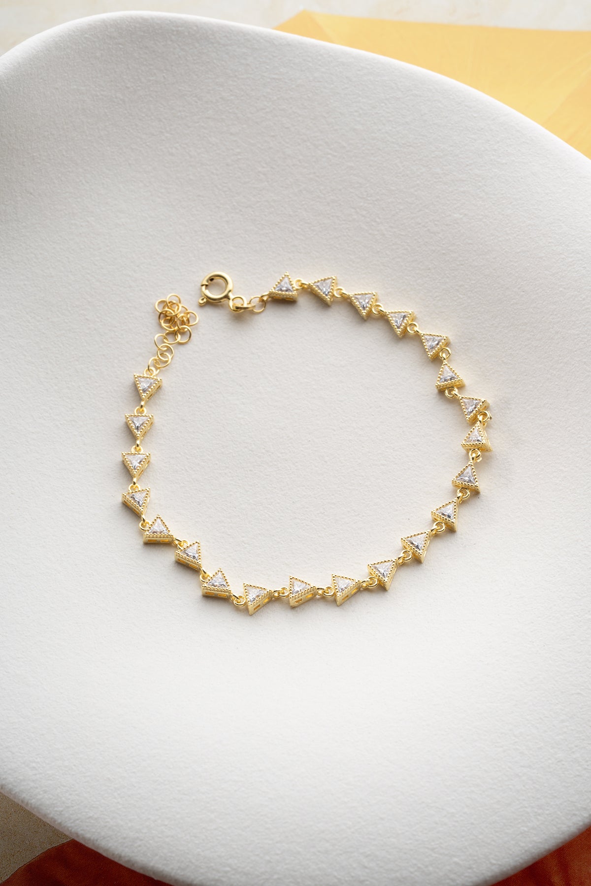 Driehoek Vormige Armband met Goud Verguld & Zirkonia