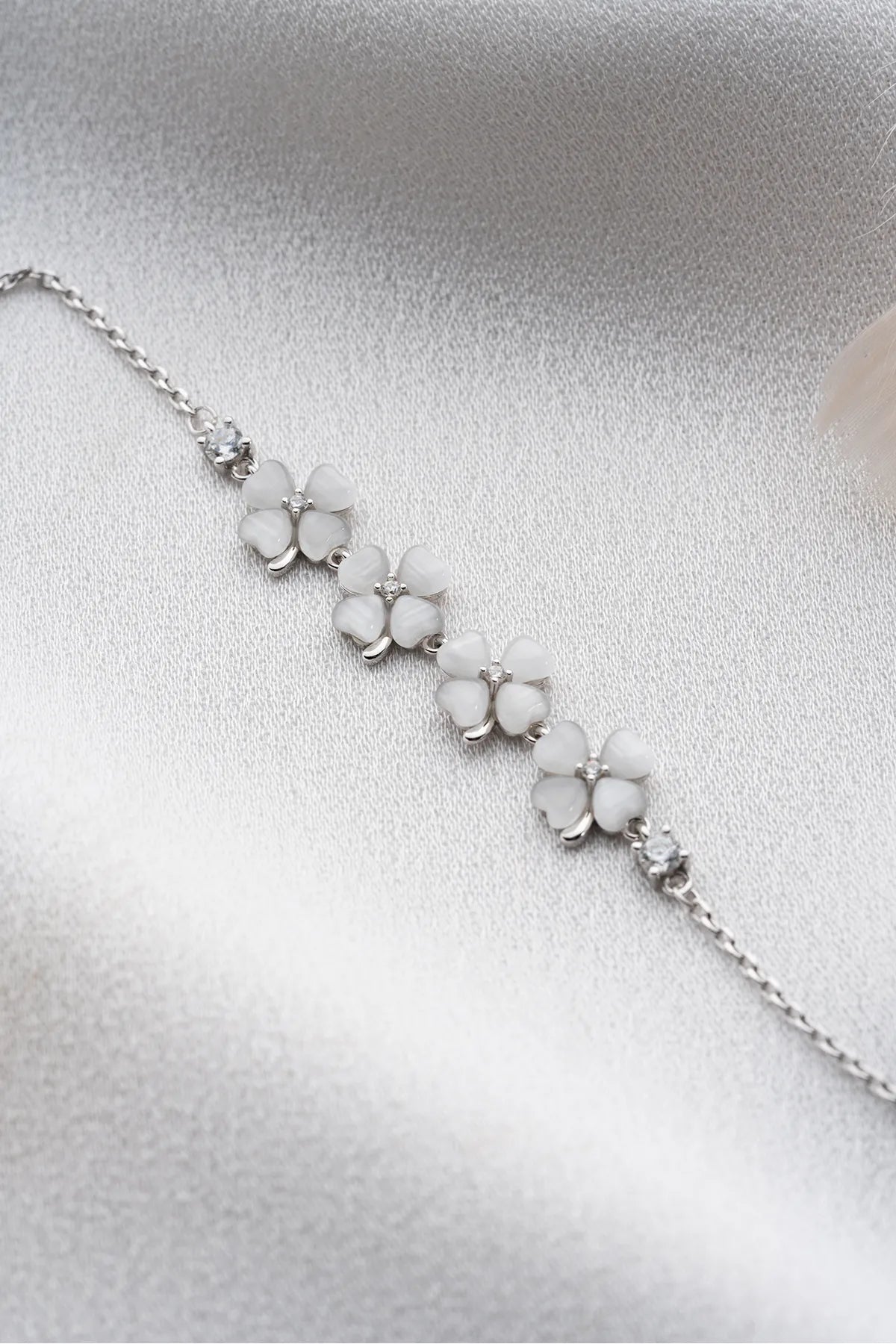 925 Sterling Zilveren Armband met 4 Moeder-van-Parel Klavertjes