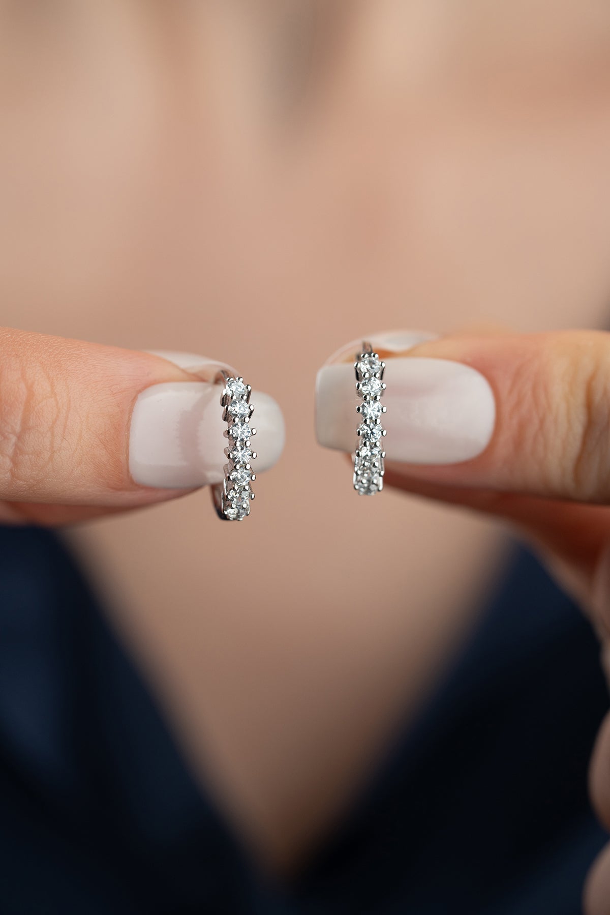 Silver earrings with sparkling Zirconia