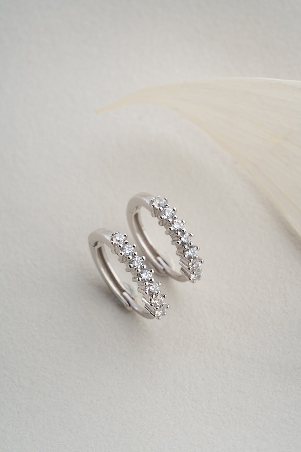 Silver earrings with sparkling Zirconia