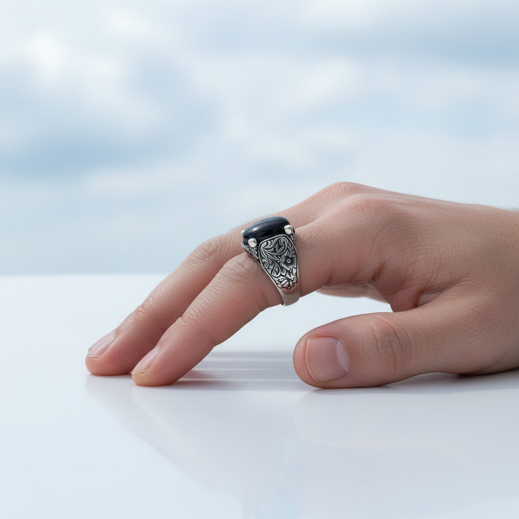 Silbermännerring mit Onyx