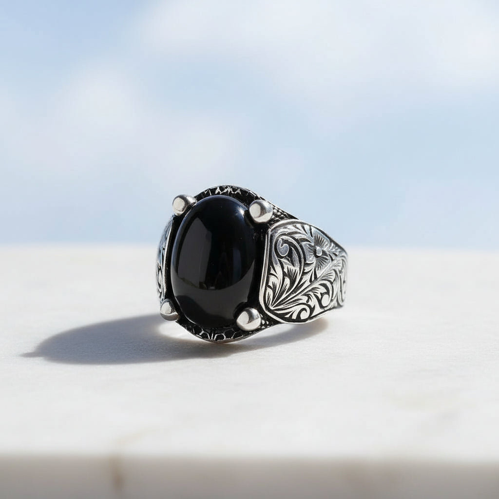 Silbermännerring mit Onyx