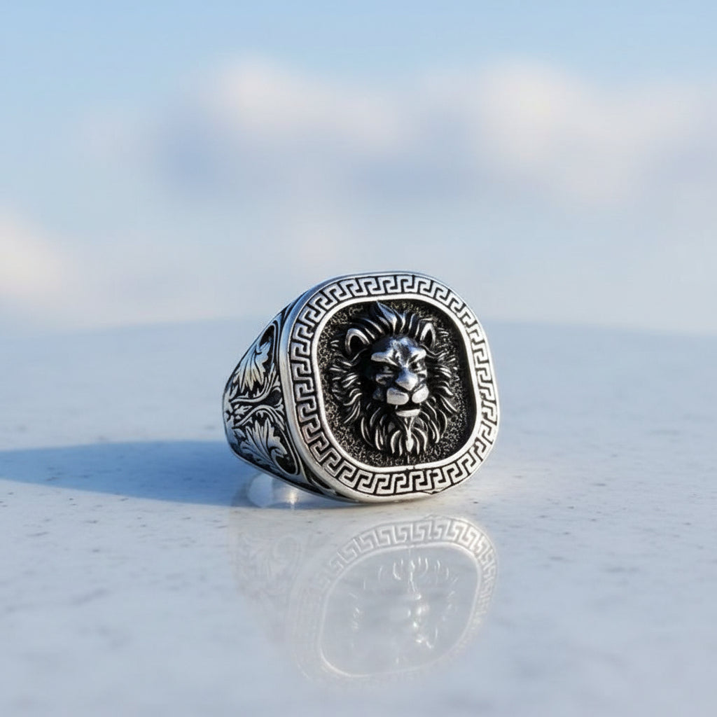 925 Sterling Silver Ring with Lion Head Design