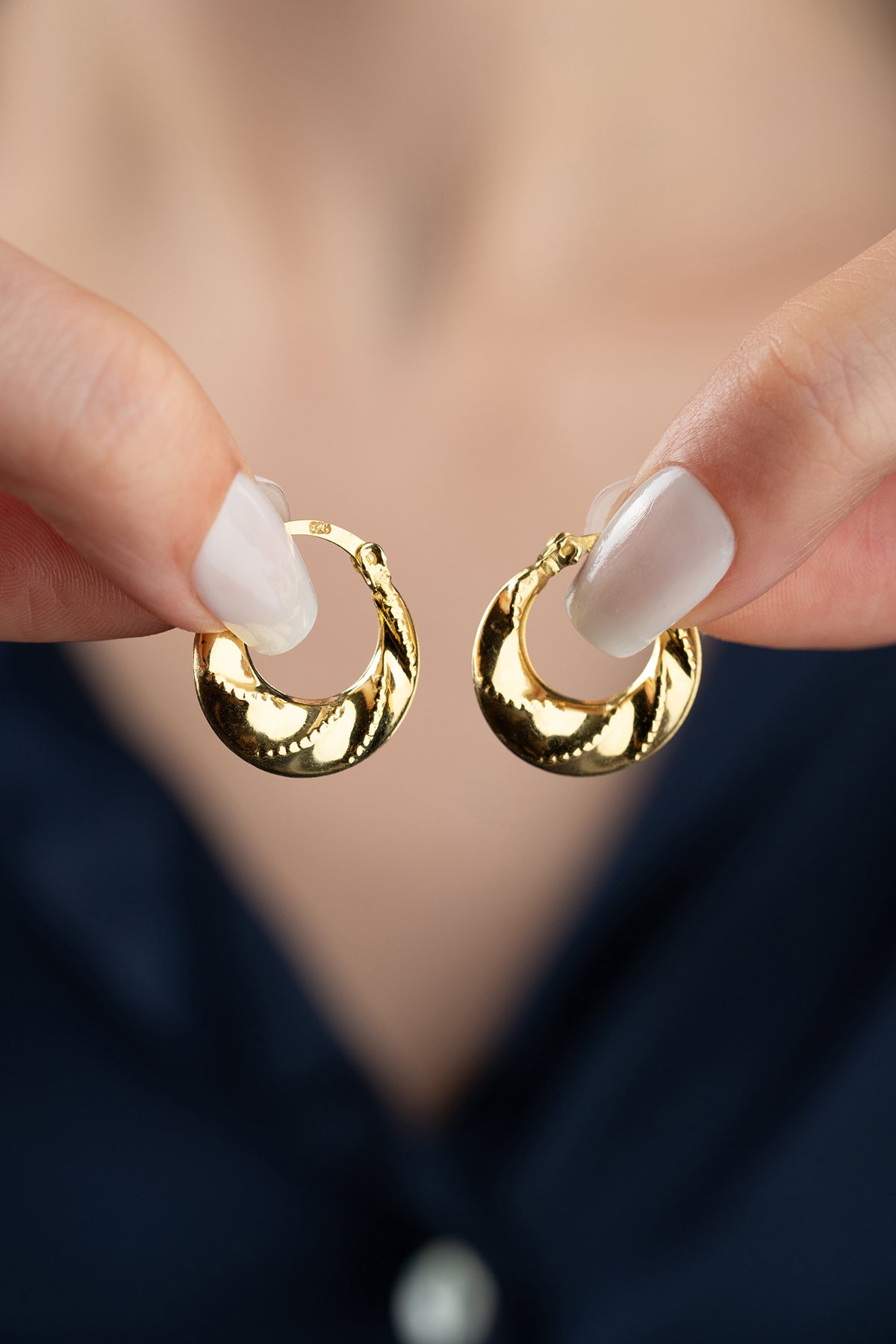 Wavy hoop earrings