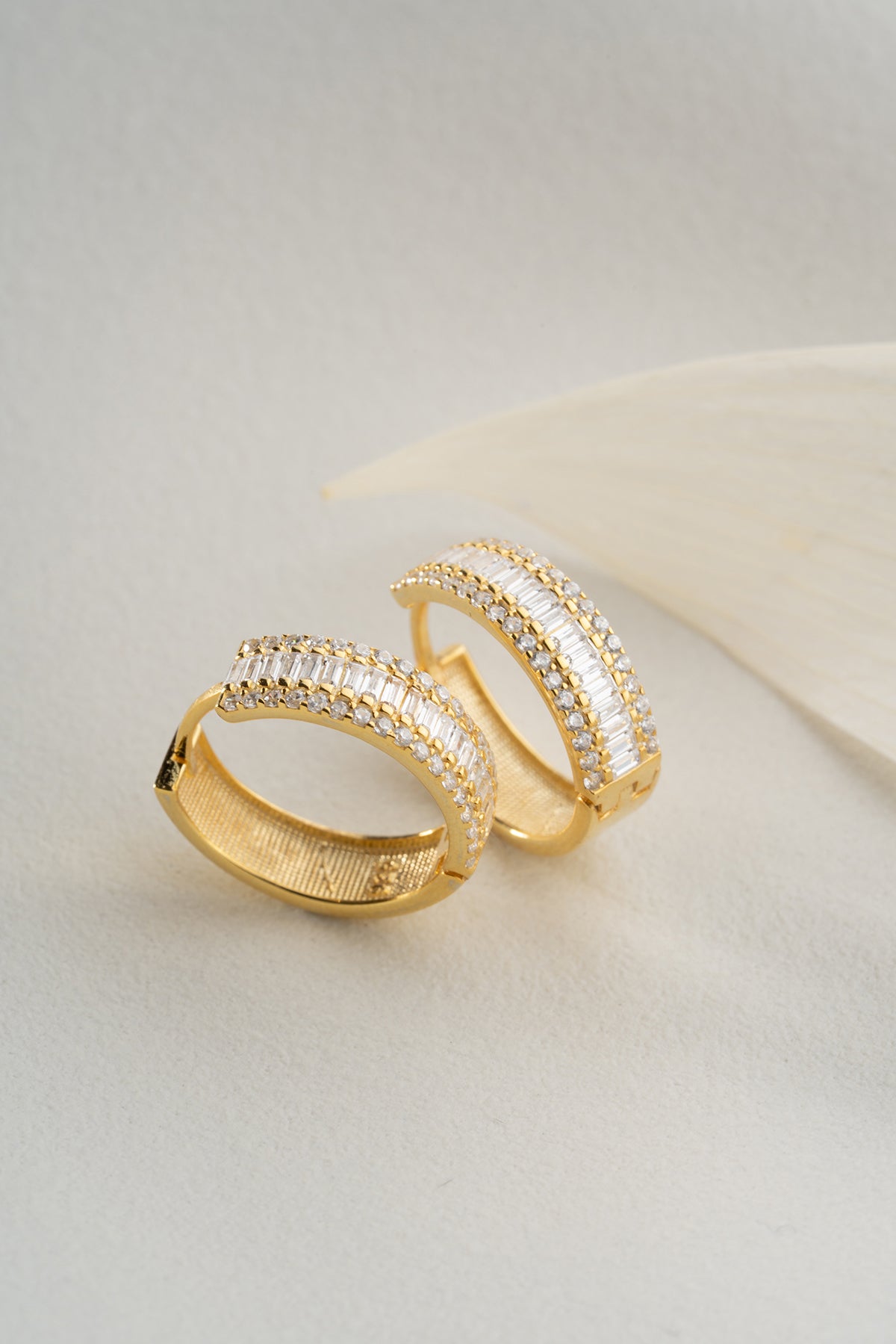 Baguette Glow - Elegant earrings with baguette stones