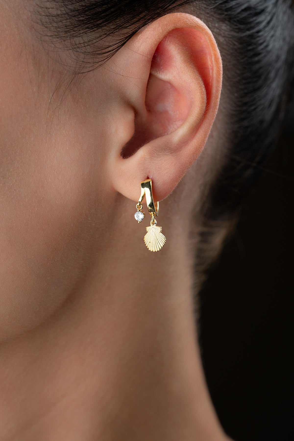 Earrings with Shell Pendant and Zirconia