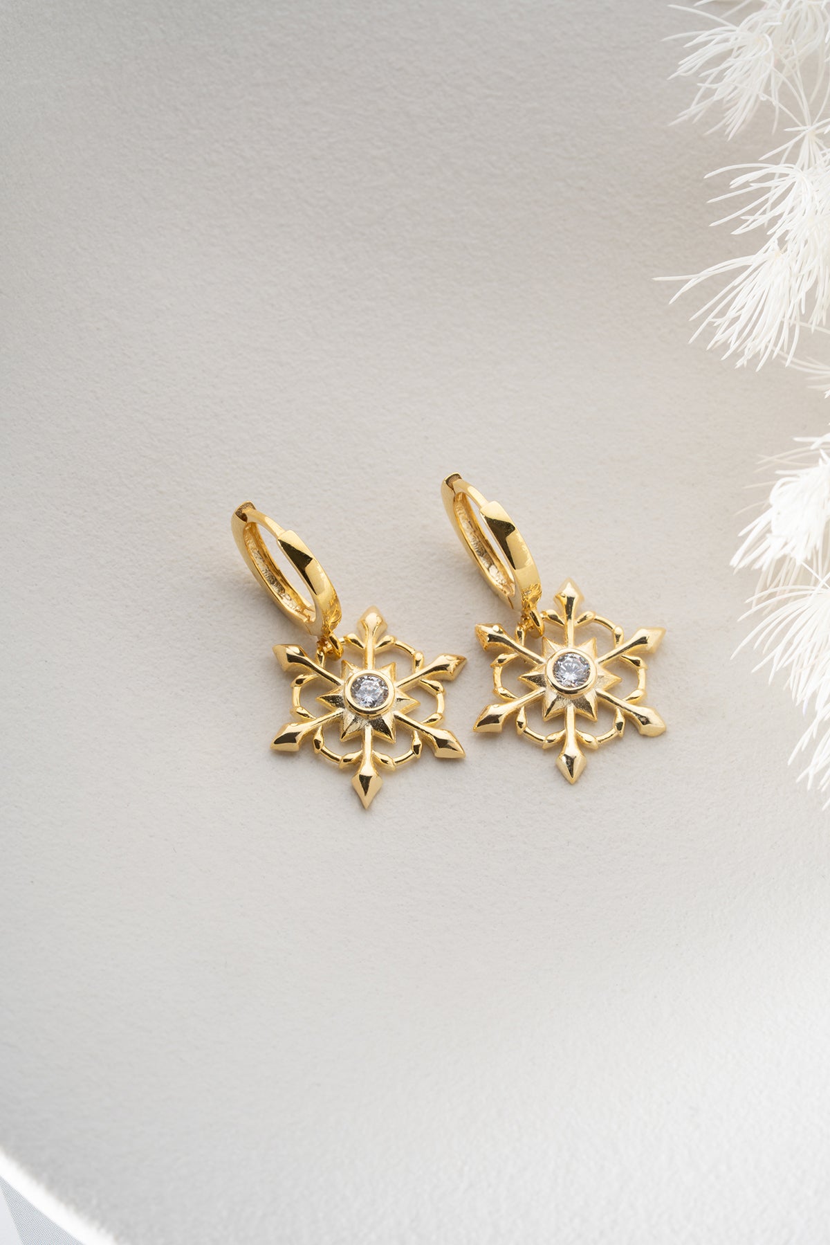 Earrings with Star-shaped Pendant