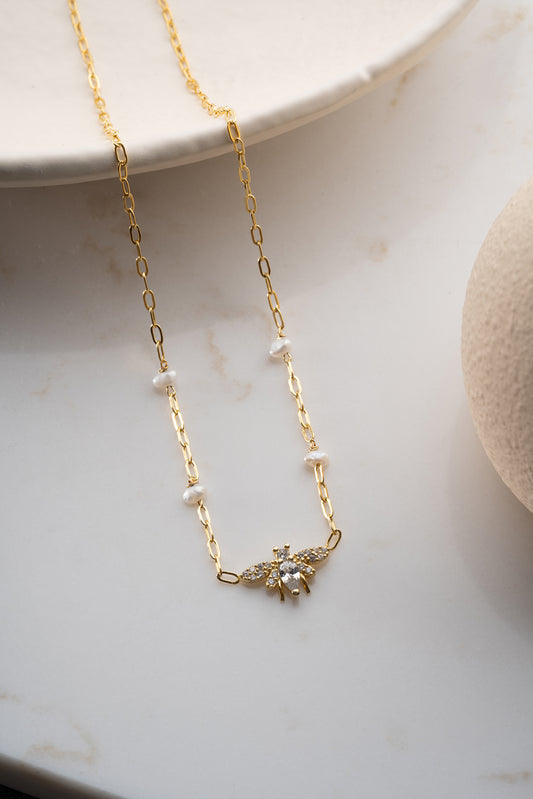 Pearl Bee Shine Zilveren Ketting met Parel & Bij