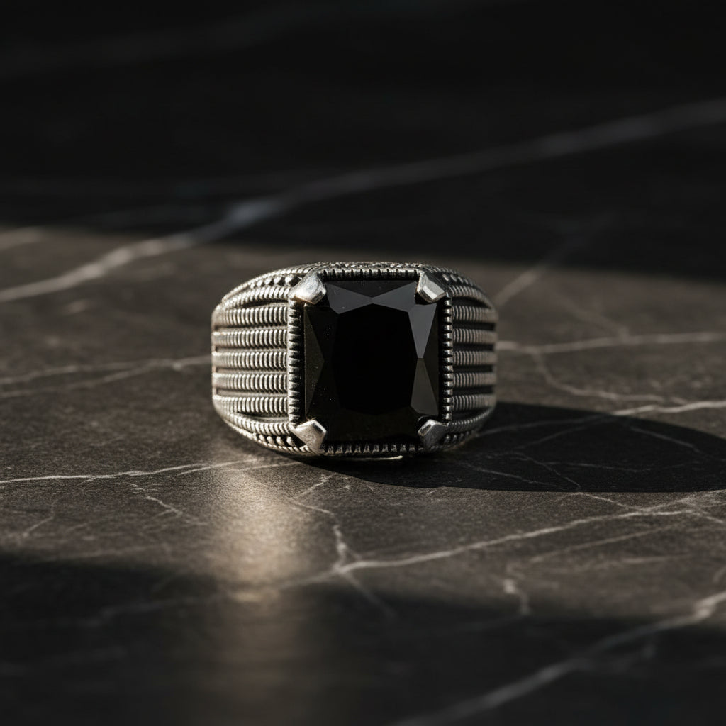 Zilveren heren ring met zwarte steen