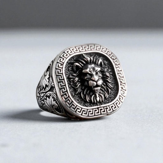 925 Sterling Silver Ring with Lion Head Design